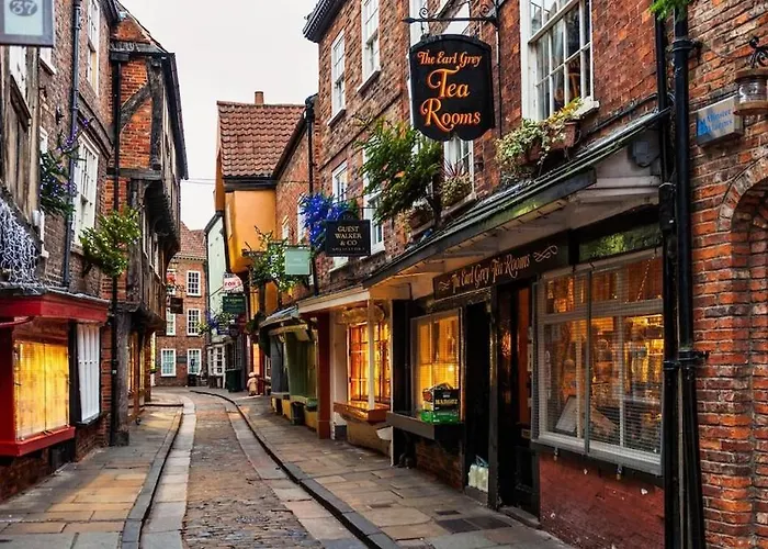 Modern Flat - Free Parking Apartment York