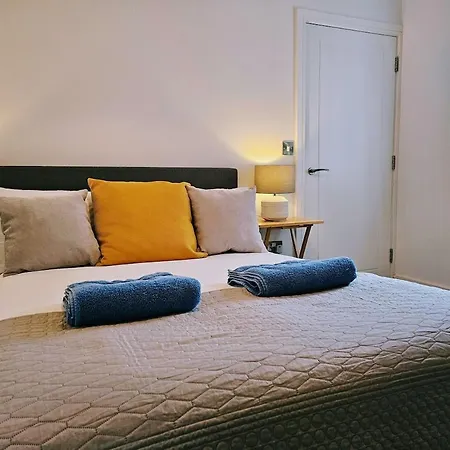 Modern Flat - Free Parking *